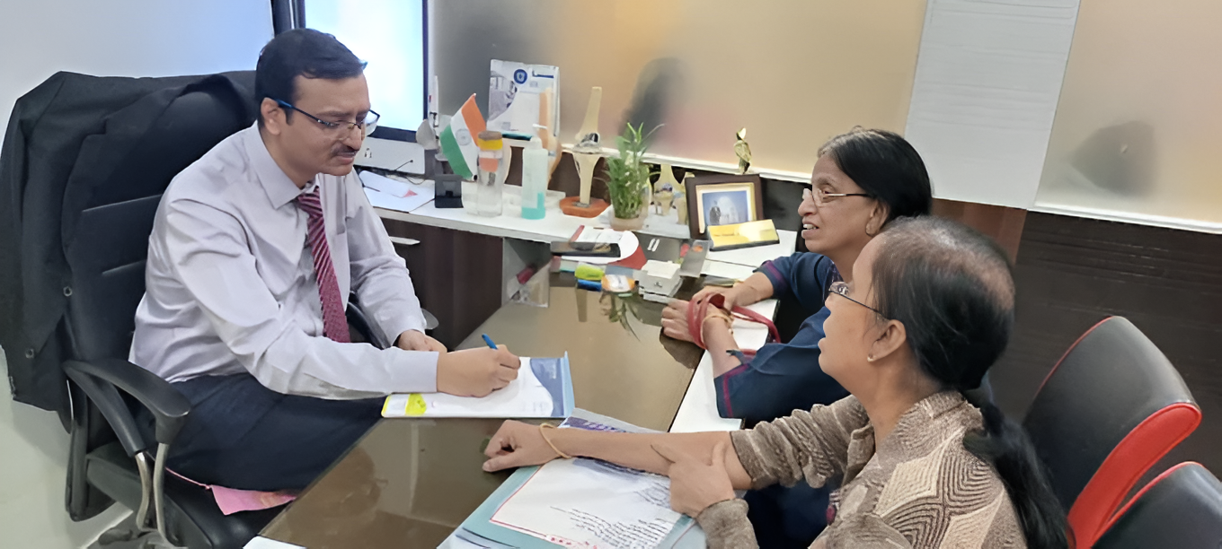 Dr. Manoj Kumar Khemani - Robotic Joint Replacement Specialist